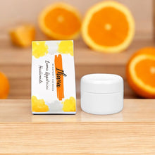 Lataa kuva Galleria-katseluun, Ravitseva ja Kosteuttava Huulivoide