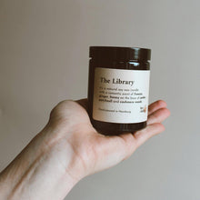 Lataa kuva Galleria-katseluun, The Library Soijavahakynttilä