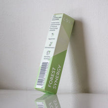 Lataa kuva Galleria-katseluun, Forest Synergy – Kosteuttava & Suojaava Huulivoide