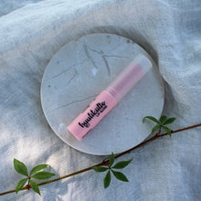 Lataa kuva Galleria-katseluun, Huulikiilto