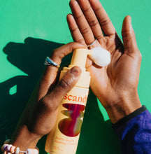 Lataa kuva Galleria-katseluun, Bubbly Baddie Puhdistusvaahto – Kosteuttava Kasvojenpesu