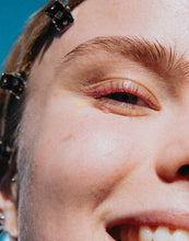 Lataa kuva Galleria-katseluun, IDG a Sheet De-Stressing Sheet Mask – Rauhoittava Kasvonaamio Stressaantuneelle Iholle