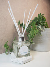 Lataa kuva Galleria-katseluun, Huonetuoksu