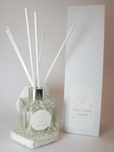 Lataa kuva Galleria-katseluun, Huonetuoksu