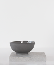 Lataa kuva Galleria-katseluun, Savikuppi naamioille