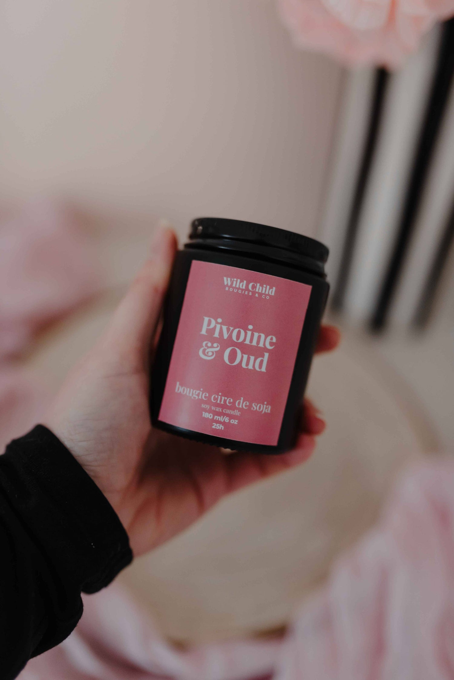 Peony & Oud – A luxurious and enchanting wood wick candle