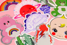 Lataa kuva Galleria-katseluun, Care Bear Sending Rainbows -glittertarra
