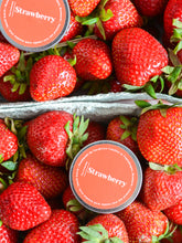 Lataa kuva Galleria-katseluun, Soijavahakynttilä – Strawberry
