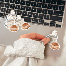 Lataa kuva Galleria-katseluun, Korvapuusti &amp; Kahvikuppi - Vedenkestävä Vinyylitarra
