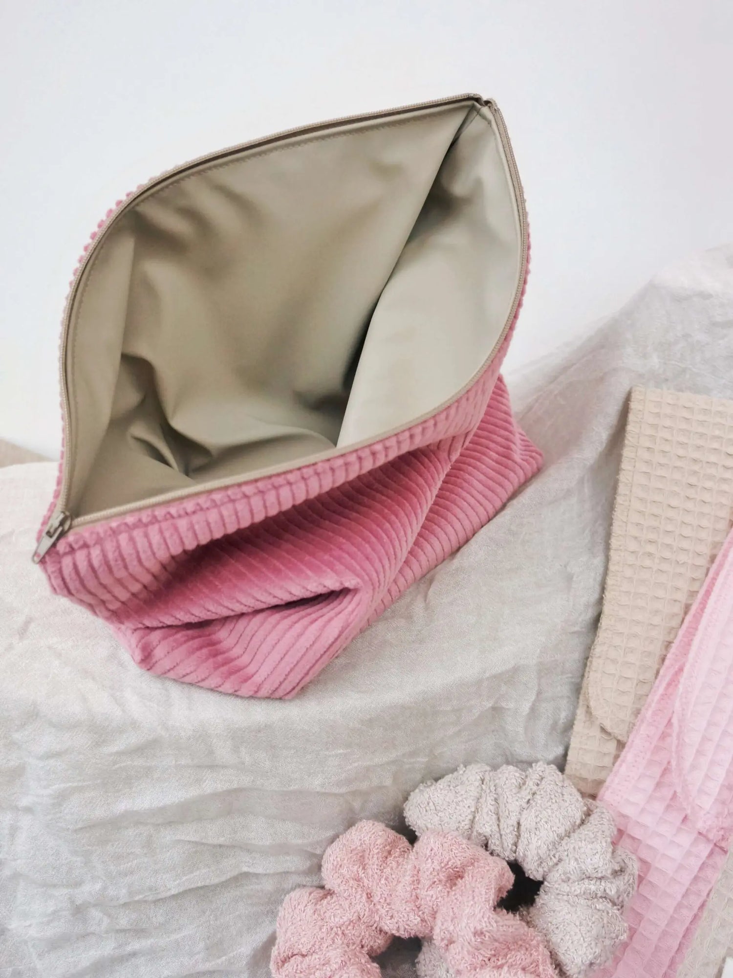 Makeup bag
